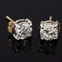 Lot 323 - Pair of diamond earstuds