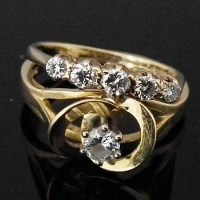 Lot 334 - 18ct gold single stone diamond ring; a 9ct gold