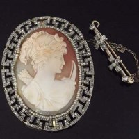 Lot 336 - Oval shell cameo portrait brooch, circa 1930, set