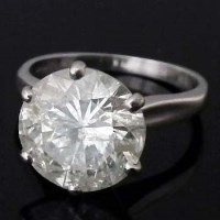 Lot 342 - Single stone diamond ring, 11.71mm x  7.05mm