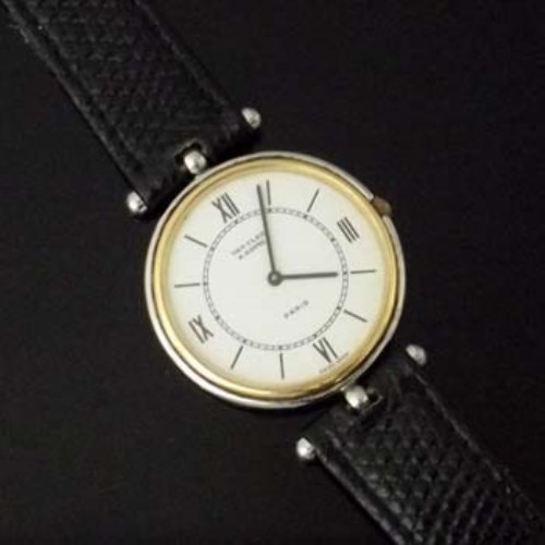 Lot 355 - A Van Cleef & Arpels La Collection wristwatch