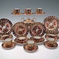 Lot 194 - Group of Crown Derby ware decorated in Imari pattern 2451.