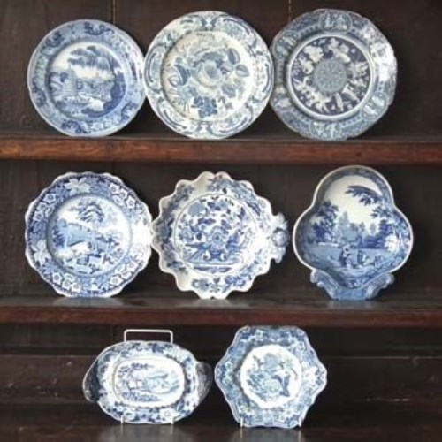 Lot 210 - Four small blue transfer plates and four dishes.