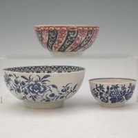 Lot 224 - Three Worcester bowls.
