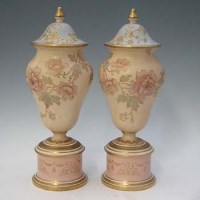 Lot 287 - Pair of Wedgwood blush Ivory Vellum lidded vases