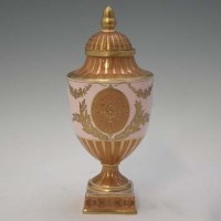 Lot 307 - Wedgwood lidded vase