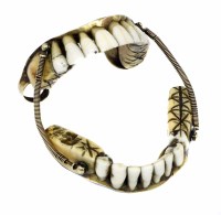 Lot 37 - Pair of yellow gold and ivory dentures.