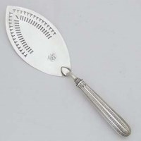 Lot 401 - George III silver fish slice, Wm Abdy London 1787