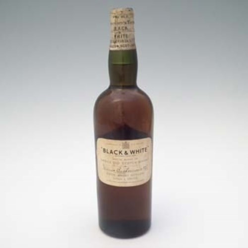 Lot 44 - 'Black & White' 1941 Scotch Whisky.