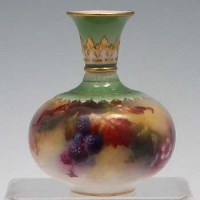 Lot 137 - Royal Worcester Hadleys ware vase.