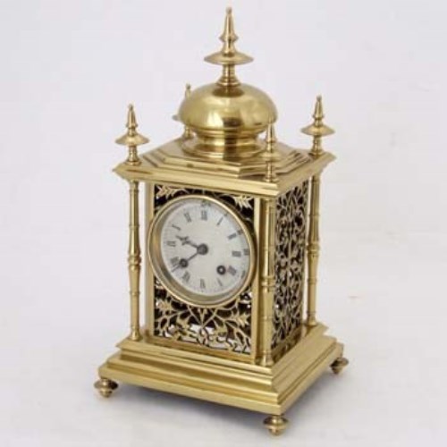 Lot 44 - Brass mantel clock.
