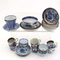 Lot 177 - Mixed group of Chinese blue and white teacups