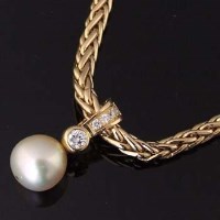 Lot 418 - Pearl pendant on 18ct gold chain