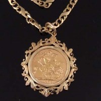 Lot 473 - 1976 gold sovereign on 9ct necklace.