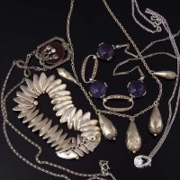 Lot 478 - Group of mixed silver jewellery