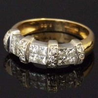 Lot 487 - 18ct gold diamond ring