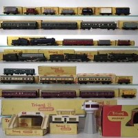 Lot 74 - Collection Tri-ang 'TT' gauge