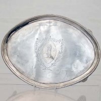 Lot 219 - Irish silver oval stand, Dublin 1786, length