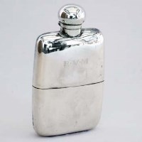 Lot 225 - Silver spirit flask, London 1905, plain curved
