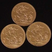 Lot 249 - Three George V sovereigns, 2 x 1911, 1912 (3)