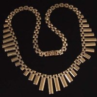 Lot 287 - 9ct gold fringe necklace.