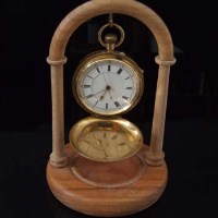 Lot 352 - 18ct gold keyless Hunter pocket watch and stand.
