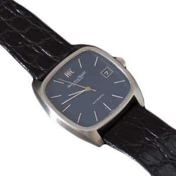 Lot 368 - A stainless steel IWC wristwatch