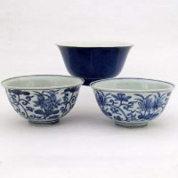 Lot 72 - Pair of Chinese blue and white bowls painted with