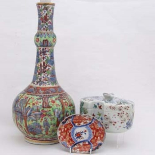 Lot 86 - Chinese vase, lidded box and a Japanese dish.