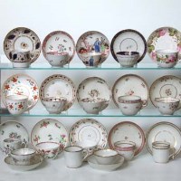 Lot 137 - Seventeen Newhall cups/teabowls and saucers.