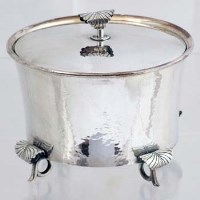 Lot 288 - Silver lidded bowl with leaf feet and finial.