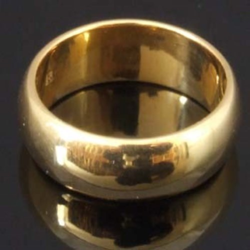 Lot 283 18ct Gold Plain Band Ring