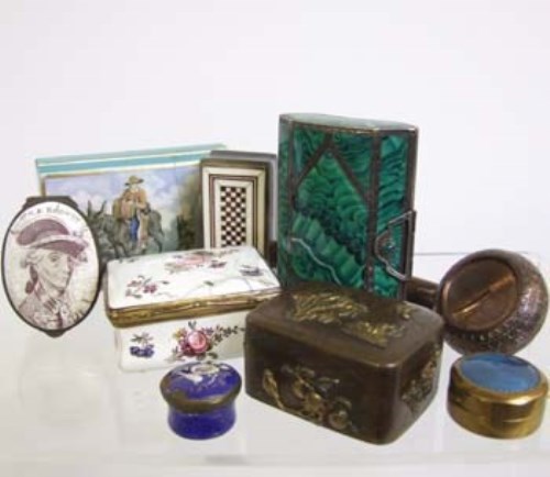 Lot 175 - Silver and green cigarette box and another
