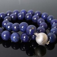 Lot 274 - Lapis lazuli bead necklace on magnetic clasp