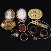 Lot 327 - Shell Cameo Brooch & Other Rings