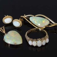 Lot 330 - Five staone opal ring; opal heart-shaped pendant