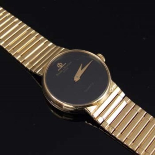 Lot 353 - A Baume & Mercier 18ct gold wristwatch