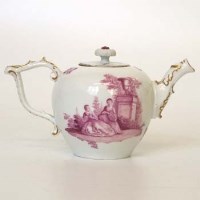 Lot 521 - Meissen puce bullet shape teapot