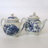 Lot 526 - Two Worcester teapots.