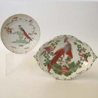Lot 530 - Chelsea exotic birds dish and a Chamberlains Worcester 203 exotic bird dish