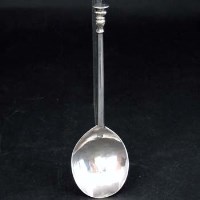 Lot 176 - Silver seal top spoon, London 1597/1617, crescent