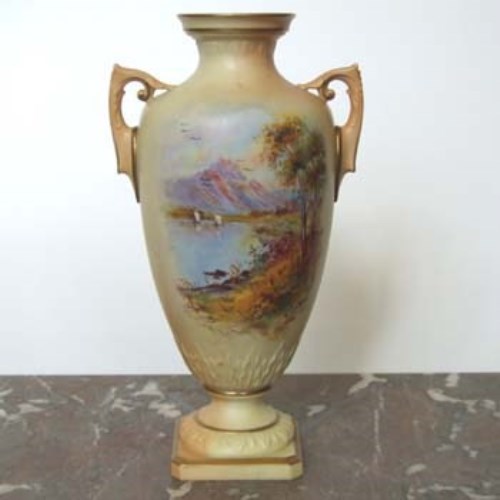 Lot 479 - Locke Worcester large vase painted by Walter
