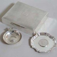 Lot 237 - Silver cigarette box ; silver ashtray; silver