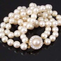 Lot 342 - Cultured pearl double string pearl necklace on