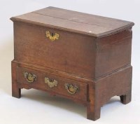 Lot 496 - 18th Century Minature Coffer