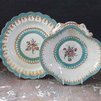 Lot 617 - Worcester plate and shell dish circa 1775