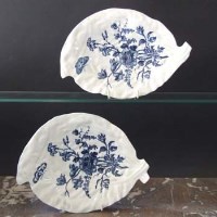 Lot 622 - Two Worcester leaf dishes circa 1770   printed in