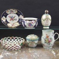 Lot 648 - Worcester circa 1770   to include a bell shape