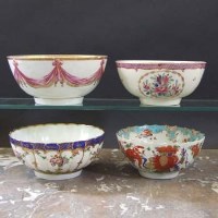 Lot 654 - Four Worceser bowls circa 1770 - 1820   one