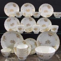 Lot 657 - Flight Worcester monogrammed part service circa 1790